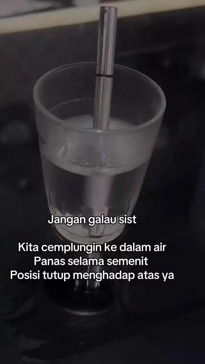 Eyeliner kering karena lupa ditutup © Instagram 