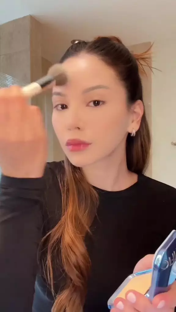 daily makeup Alyssa Daguise © TikTok