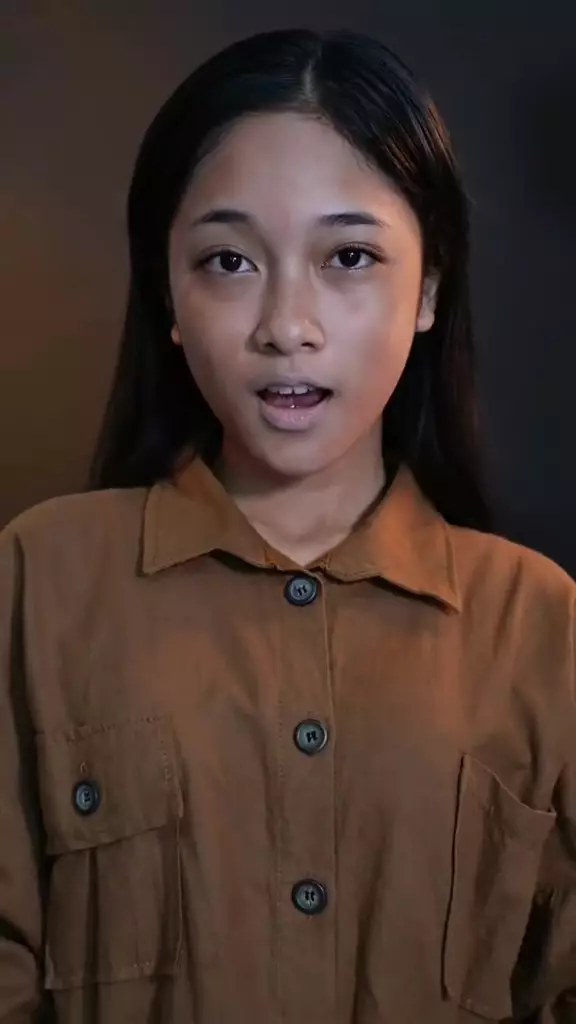 MUA ini buktikan makeup bold tampilkan kesan anggun © TikTok MUA ini buktikan makeup bold tampilkan kesan anggun © TikTok