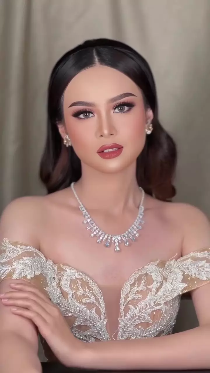 wanita dirias classic glamor © Instagram  wanita dirias classic glamor © Instagram