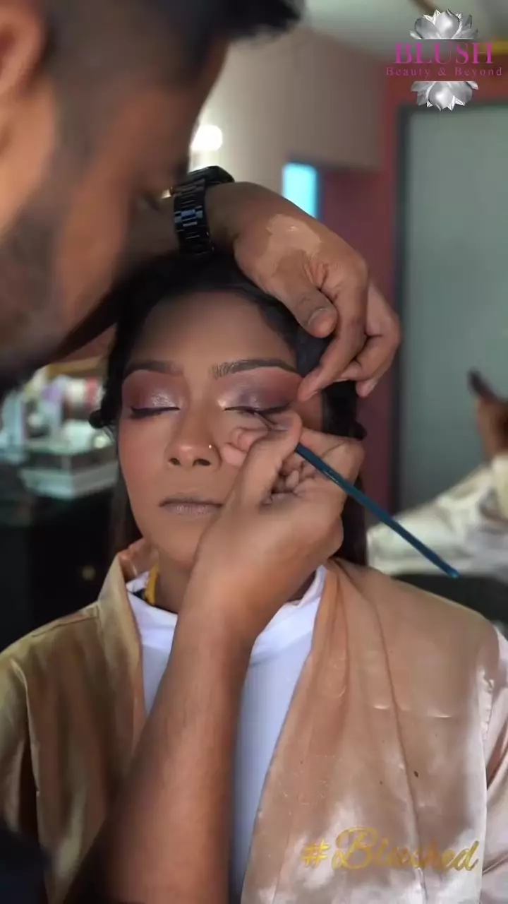 Kulit tan skin dan mata panda © Instagram Kulit tan skin dan mata panda © Instagram