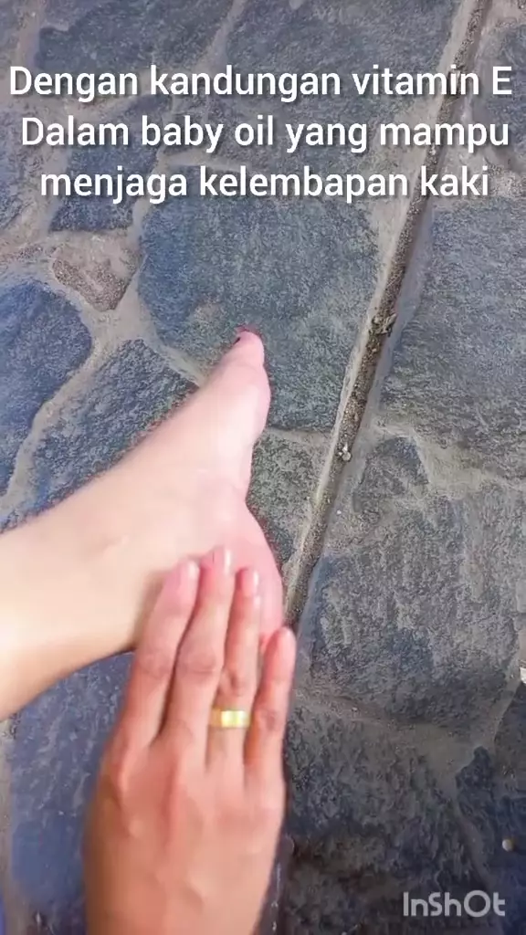 cewek ini bagikan trik atasi tumit kering © TikTok cewek ini bagikan trik atasi tumit kering © TikTok