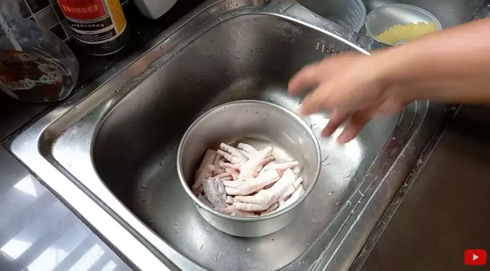 cara praktis hilangkan kerutan di wajah © YouTube cara praktis hilangkan kerutan di wajah © YouTube