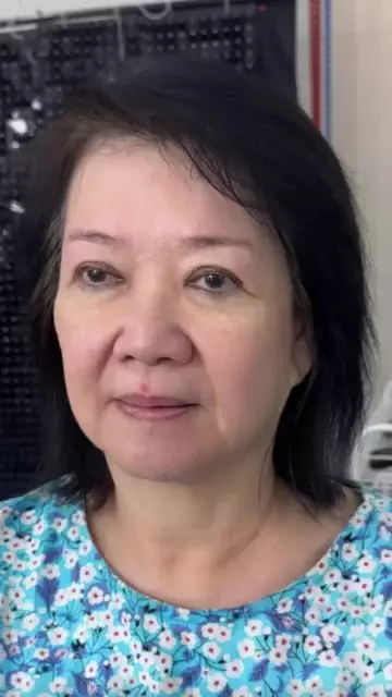 wanita paruh baya dirias © Instagram  wanita paruh baya dirias © Instagram