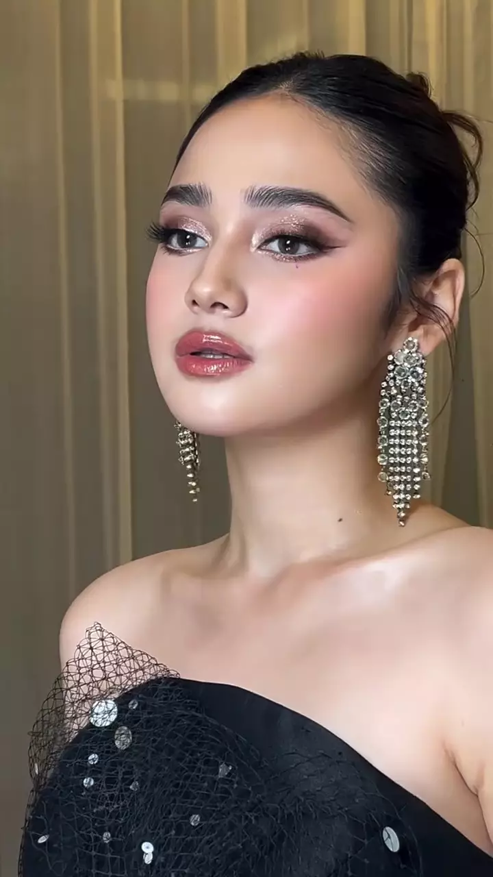 Syifa Hadju di pernikahan Luna © Instagram Syifa Hadju di pernikahan Luna © Instagram