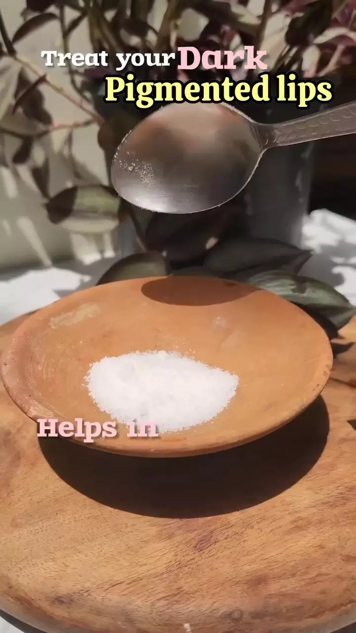 Bibir gelap dan kering © Instagram