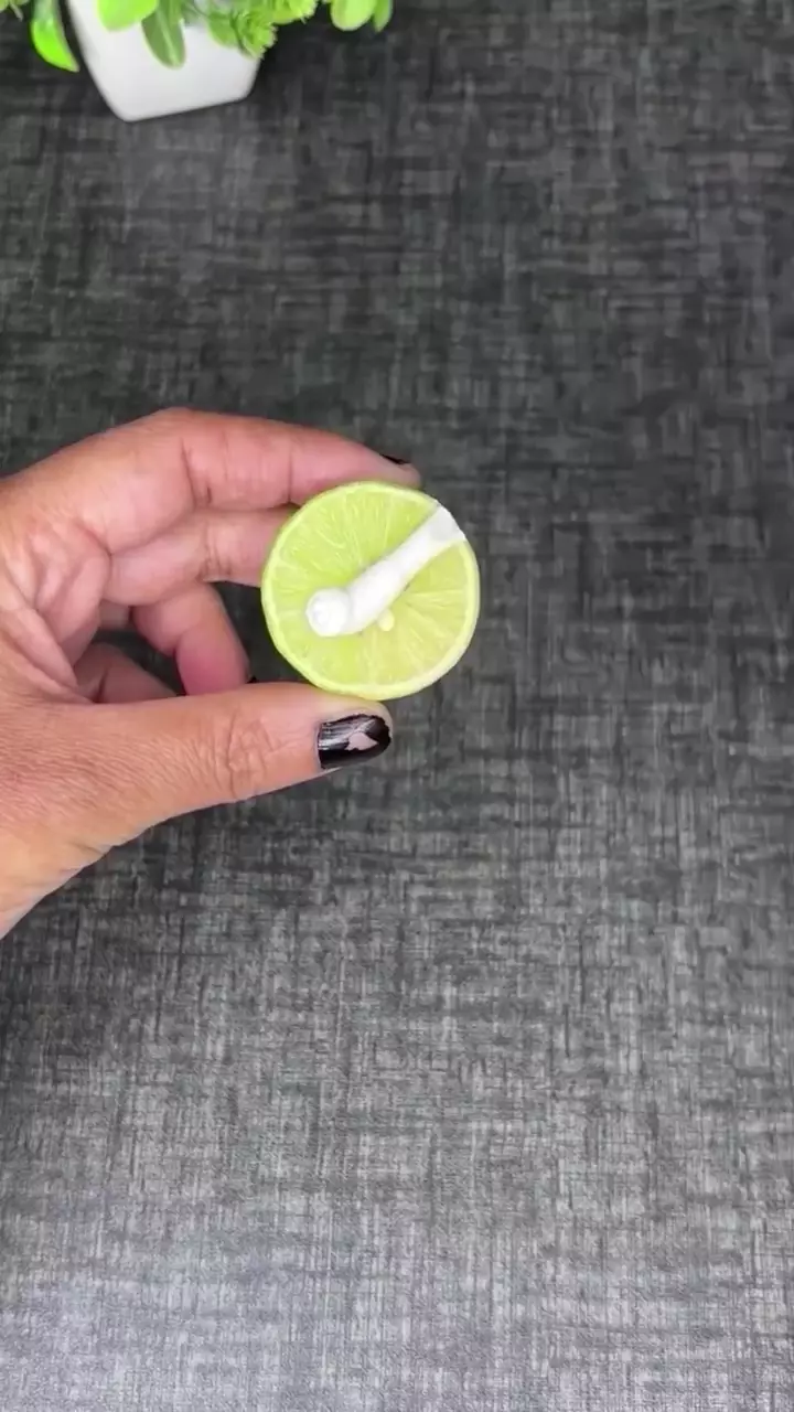 Tumit pecah-pecah bikin iritasi © Instagram