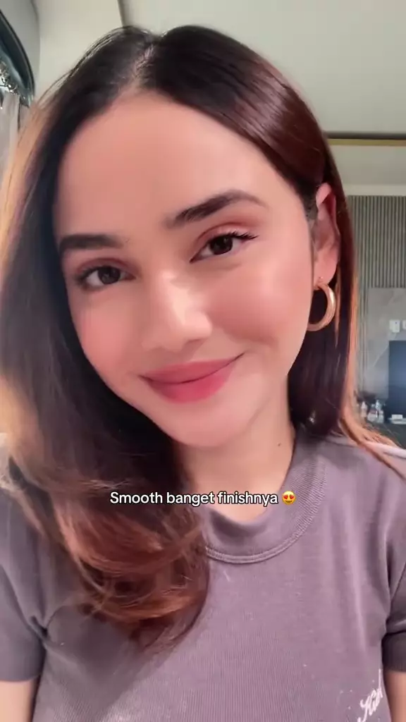 cara Syifa Hadju pakai bedak tabur © TikTok