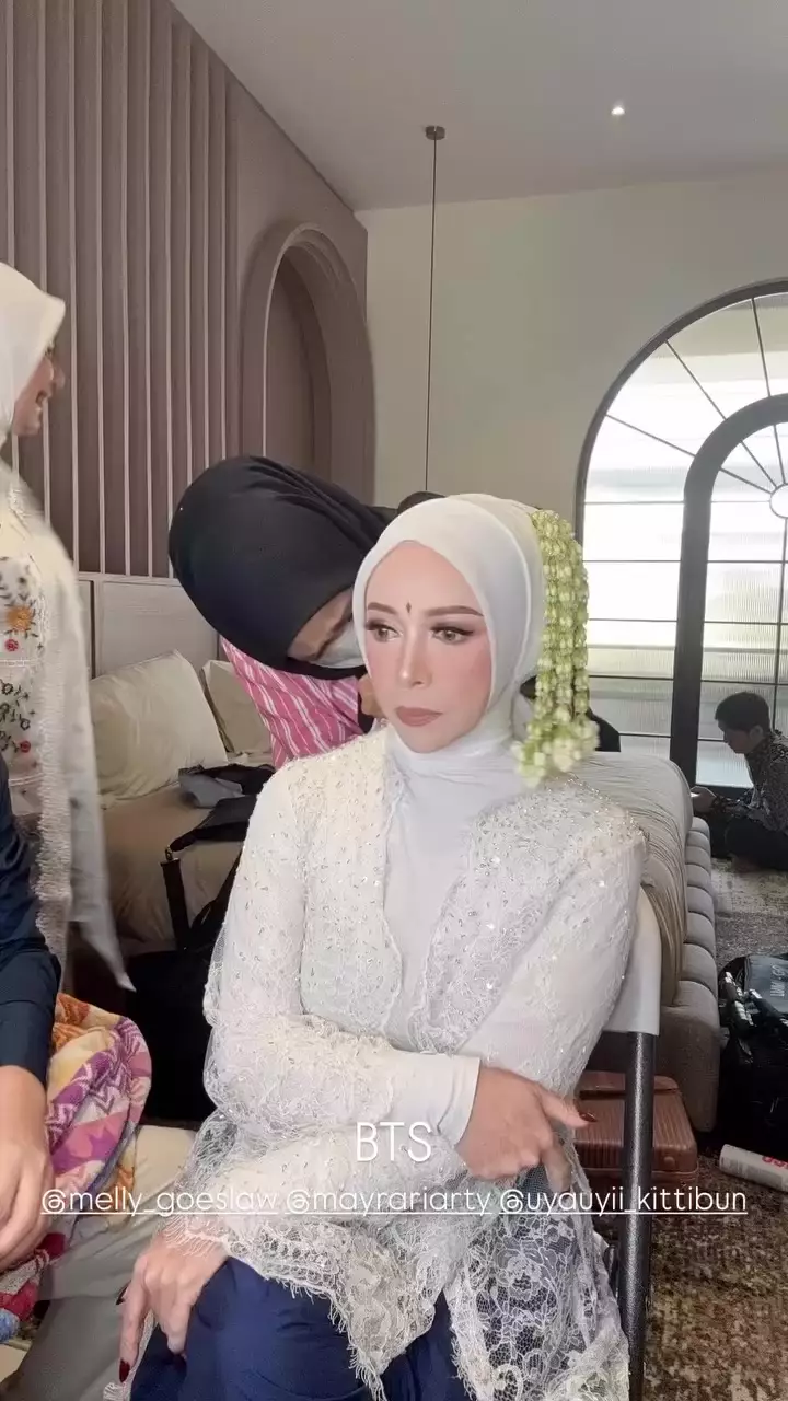 glam makeup Melly Goeslaw © 2025 brilio.net glam makeup Melly Goeslaw © 2025 brilio.net