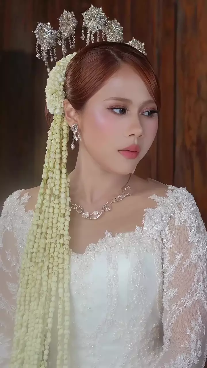 makeup Nadin Amizah © 2025 brilio.net