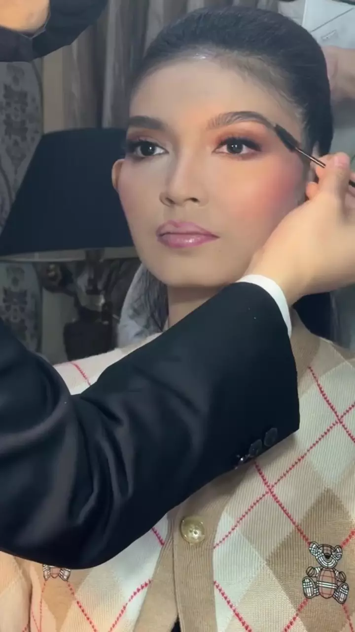 makeup bold Selvi Ananda © Instagram makeup bold Selvi Ananda © Instagram