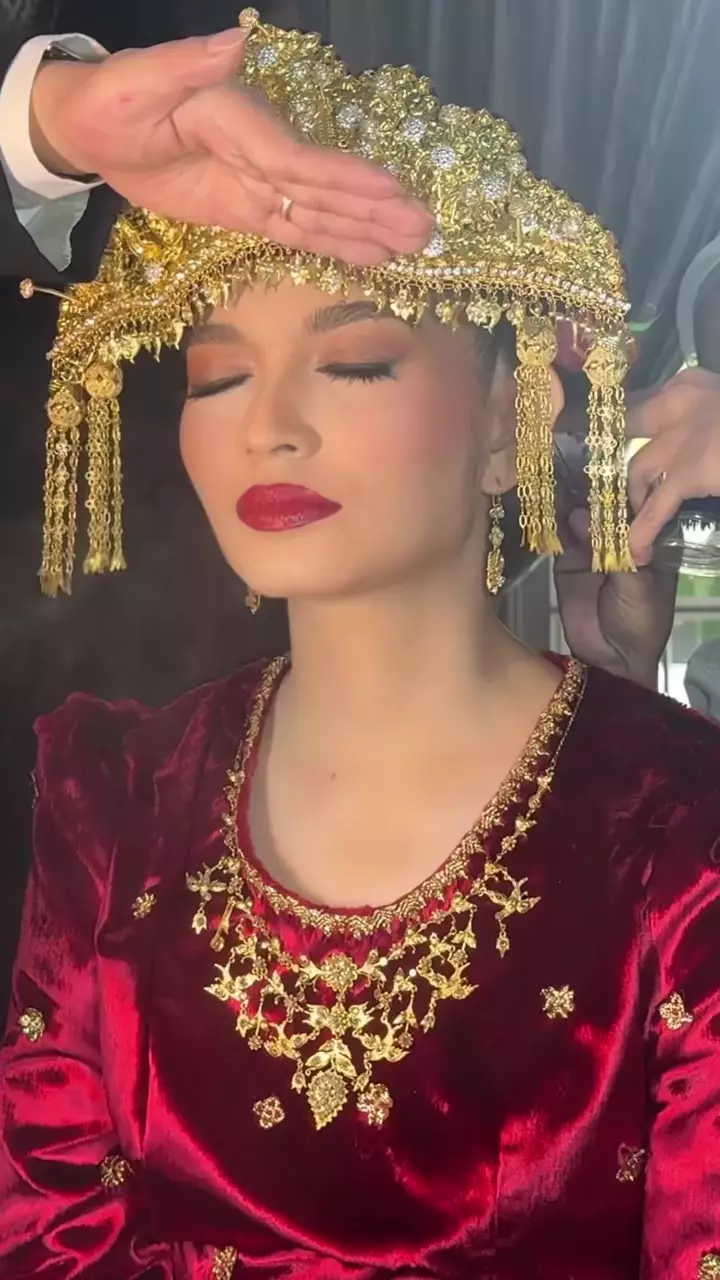 makeup bold Selvi Ananda © Instagram makeup bold Selvi Ananda © Instagram