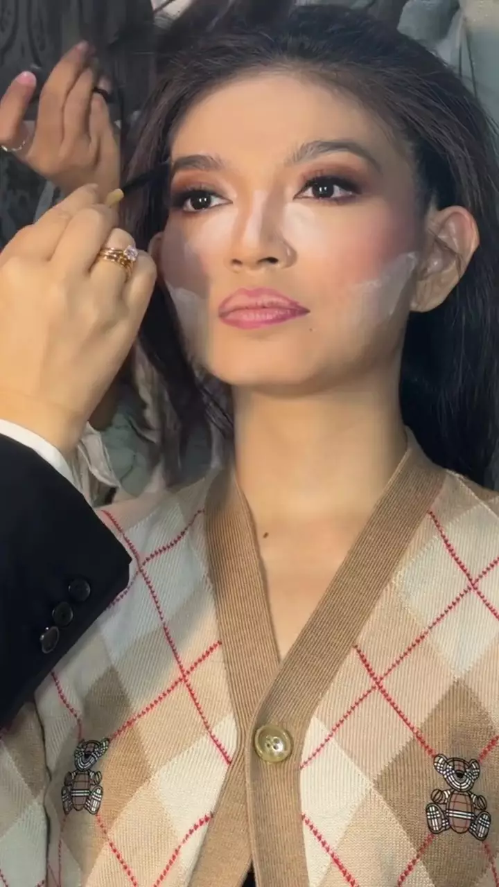 makeup bold Selvi Ananda © Instagram makeup bold Selvi Ananda © Instagram