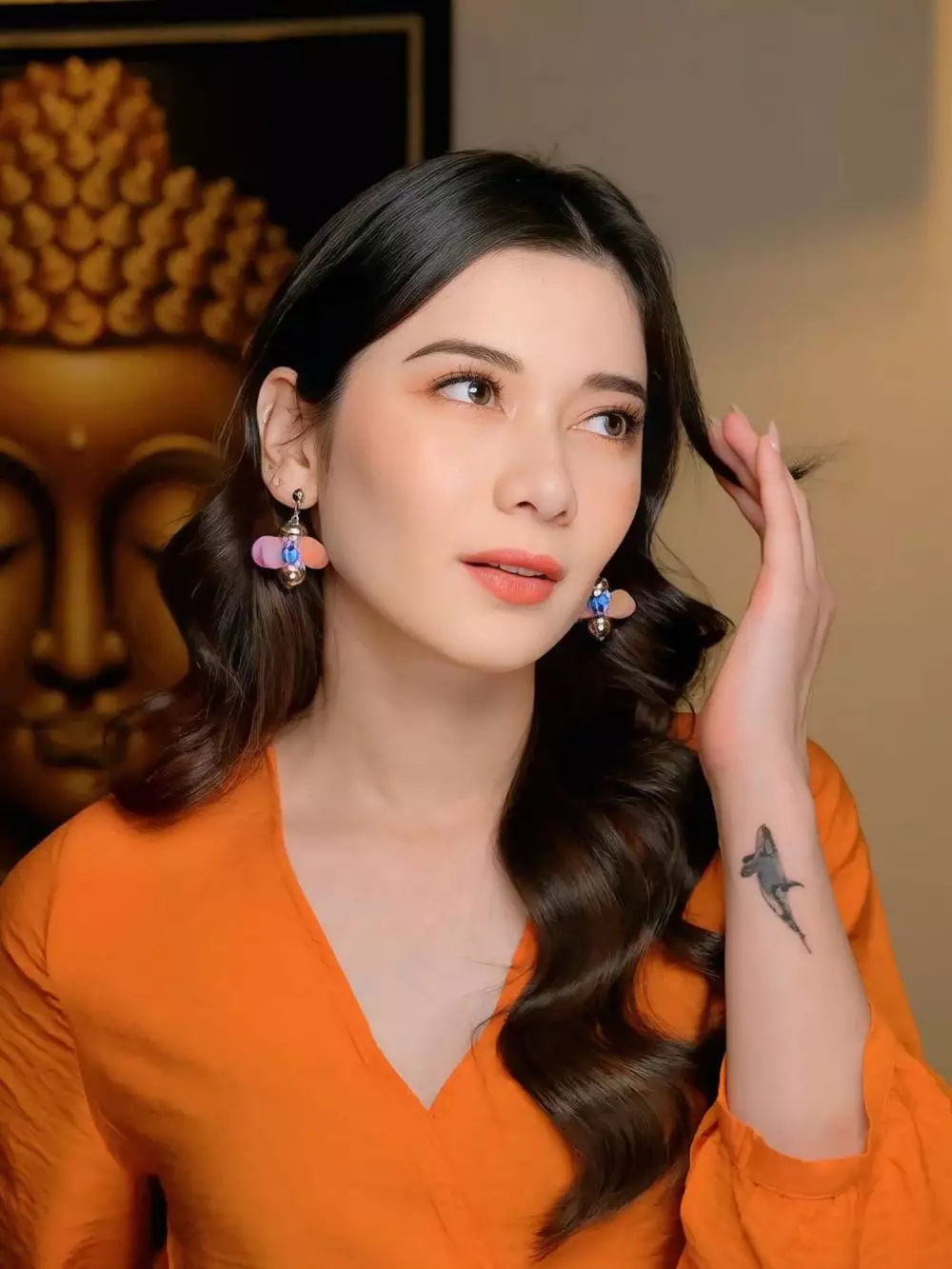 Transformasi makeup Iris Wullur © 2025 berbagai sumber Transformasi makeup Iris Wullur © 2025 berbagai sumber