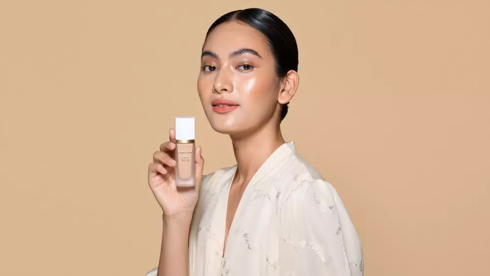 Rekomendasi produk makeup yang bikin kulit cerah seketika © 2025 brilio.net