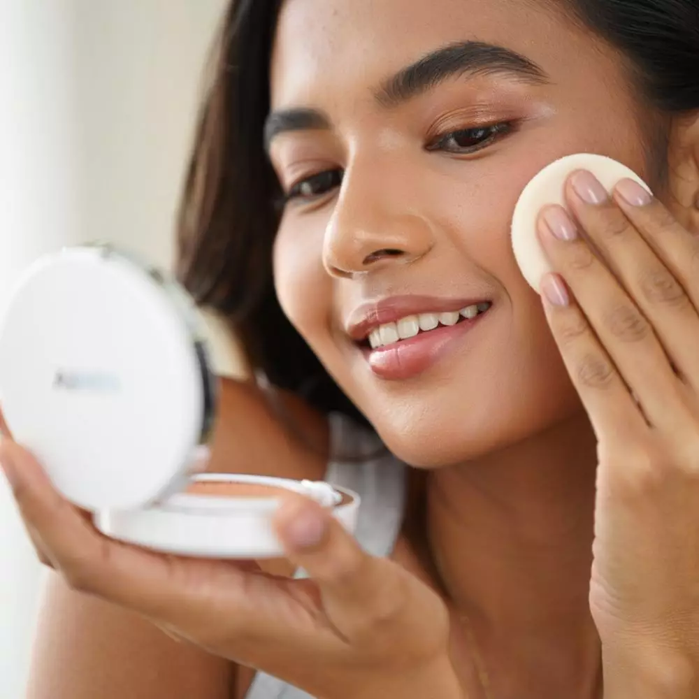 Rekomendasi produk makeup yang sudah mengandung SPF © 2025 brilio.net Rekomendasi produk makeup yang sudah mengandung SPF © 2025 brilio.net