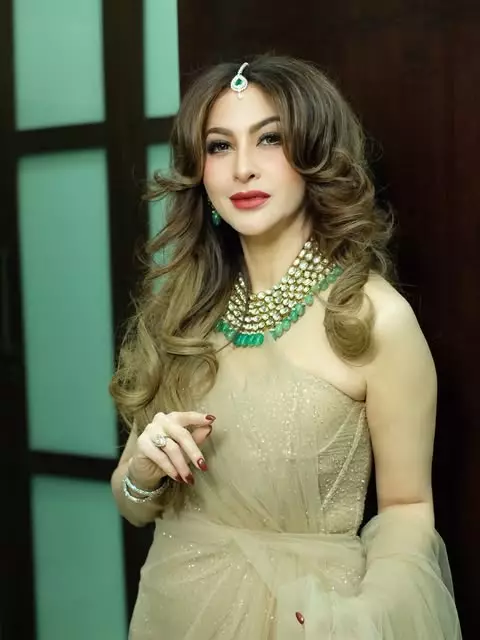 Perawatan wajah awet muda Diana Pungky © 2025 berbagai sumber Perawatan wajah awet muda Diana Pungky © 2025 berbagai sumber