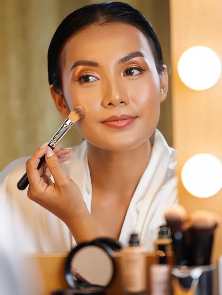 Rekomendasi produk foundation dan blush © 2025 brilio.net