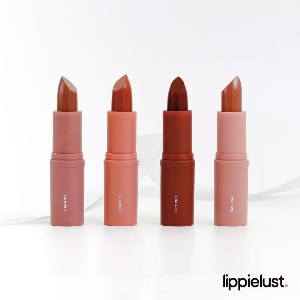 Rekomendasi produk lipstik wajib coba untuk wanita 40 tahun © 2025 brilio.net