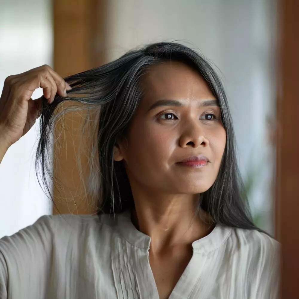 Rekomendasi produk perawatan yang bisa kurangi uban © 2025 brilio.net