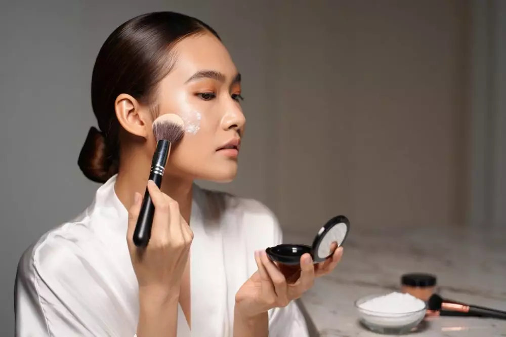 Rekomendasi bedak Viva terbaik untuk semua jenis kulit © 2025 brilio.net