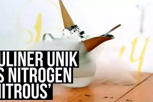 Sensasi menikmati es krim dengan kepulan asap, unik dan kekinian!