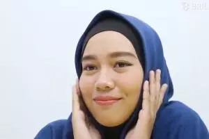 Trik makeup supaya wajahmu terlihat tirus