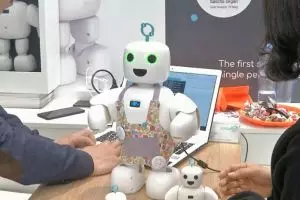 Robot piBo yang lucu cocok jadi sahabat anak kecil