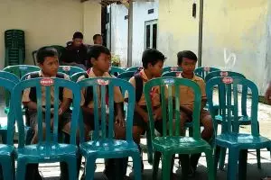 Aksi anak-anak SD melayat gurunya bikin terenyuh