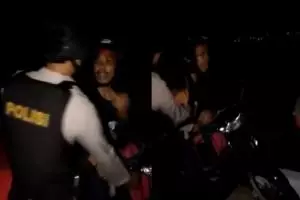 Reaksi pria saat dirazia polisi ini bikin geleng-geleng kepala