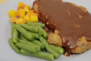 Bikin sendiri steak daging nikmat menggoda dengan bahan sederhana