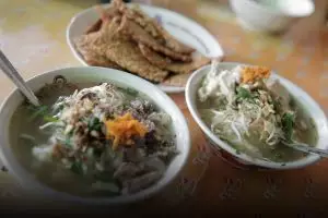 Nikmatnya sarapan Soto Gobyos, dijamin bikin berkeringat