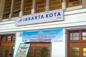 Fungsi tak terduga angka ketinggian di plang stasiun kereta api