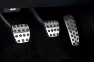 Hati-hati berkendara, ini yang perlu dilakukan saat rem blong