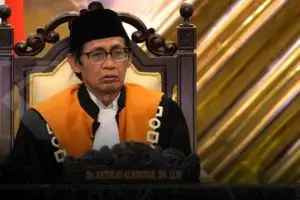Kesederhanaan mantan Hakim Agung Artidjo Alkostar, inspiratif banget