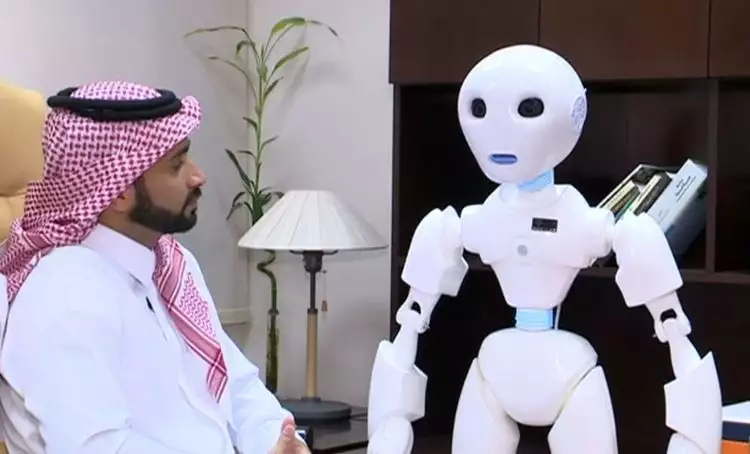 Robot ini bisa berbahasa Arab, pertama di dunia