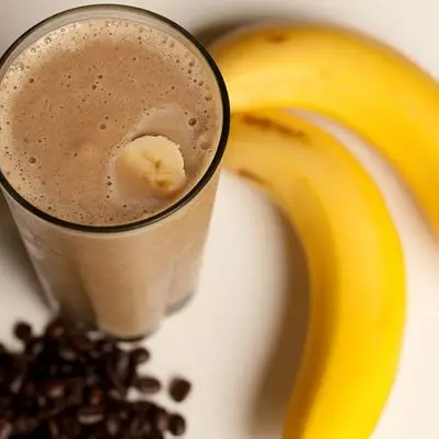Mau yang seger, yuk bikin smoothie cokelat pisang sendiri
