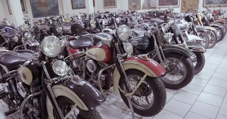 Museum pribadi ini koleksi ratusan motor dan mobil kuno