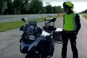 Motor buatan BMW ini canggih banget, melaju tanpa pengemudi