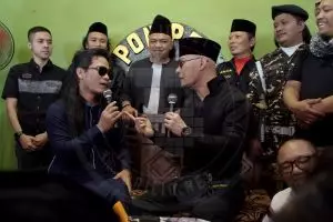 Momen Deddy Corbuzier bersyahadat, ini pernyataannya usai jadi mualaf