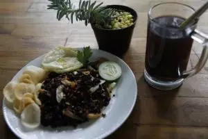 Sarapan akhir pekan, menu serba hitam jadi favoritnya
