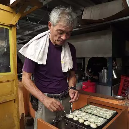 Hada Hiroshi, penjual takoyaki murah meriah di Solo asal Jepang