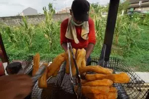 Cakwe Pak Ahmad, adonan 10 kg habis tiga jam