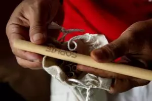 Sedotan bambu tembus tujuh negara, begini cerita di baliknya