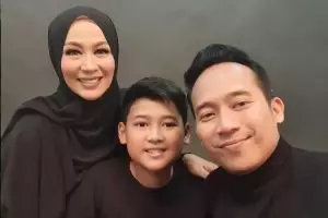 Deretan sumber kekayaan Denny Cagur, punya bisnis kuliner dan fashion