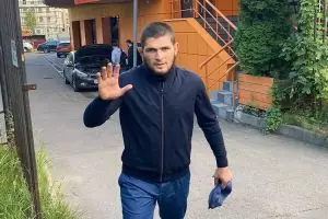 Kisah hidup Khabib Nurmagomedov, juara UFC yang pensiun demi sang ibu