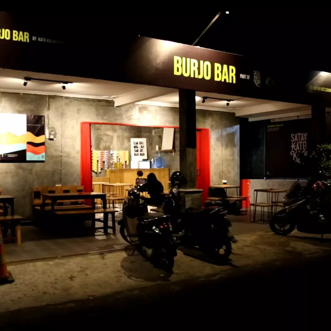 Burjo milik Arya Saloka ‘Ikatan Cinta’, sensasi cafe harga kaki lima