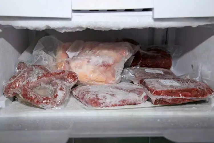 Benarkah simpan daging di freezer terlalu lama bahaya? Simak faktanya