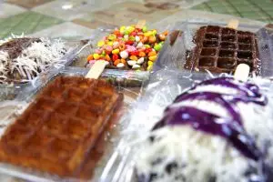 Waffle Toby, jajanan hits kaki lima yang belinya pakai nomor antre