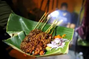  Sate Tukangan, sate ayam legendaris 3 generasi citarasa asli Madura